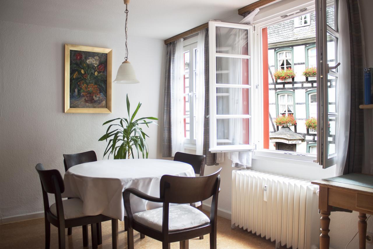 Hotel Flosdorff - Appartements Monschau Dış mekan fotoğraf